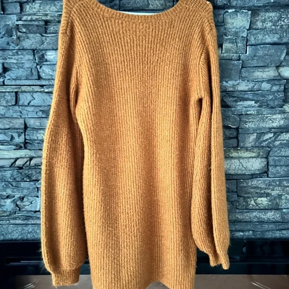 Guess Sweater - Picture 2 of 3